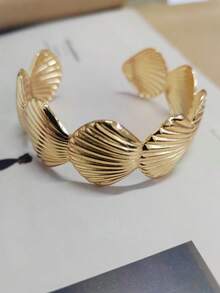 金色花朵可开合手镯，女士珠宝配饰 - roud circle bracelet - 查看 11