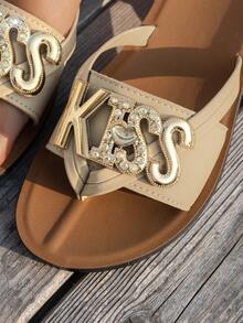 Sandalias planas de mujer para el verano, con diseño de cruce de rayas y lámina metálica, adecuadas para vacaciones, fiestas, calle, regalos, interior, playa, casual, ligeras y fáciles de poner. Zapatos brillantes de unicolor con letras metálicas, elegantes, casuales, para exterior, calle, vacaciones, fiesta, interior, primavera/verano - Albaricoque - Ver 5