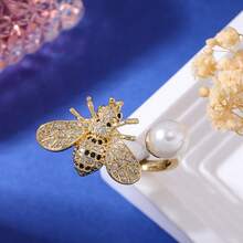 18K镀金铜淡水珍珠立方氧化锆蜜蜂戒指，时尚优雅简约日常女士首饰 - 白色 - 查看 3