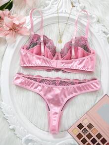 一套两件装女士粉色缎面蕾丝边聚拢文胸和丁字裤内衣套装 - 粉色 - 查看 2