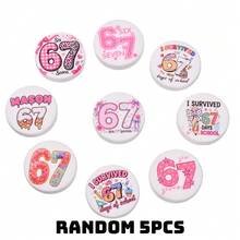 5颗学院风67印花硅胶珠，28毫米荧光粉色涂鸦图案，适合作为毕业纪念品/教师礼物/返校礼物，可用于DIY创意手链、项链、包包挂饰和其他手工项目。 - 彩色 - 查看 8