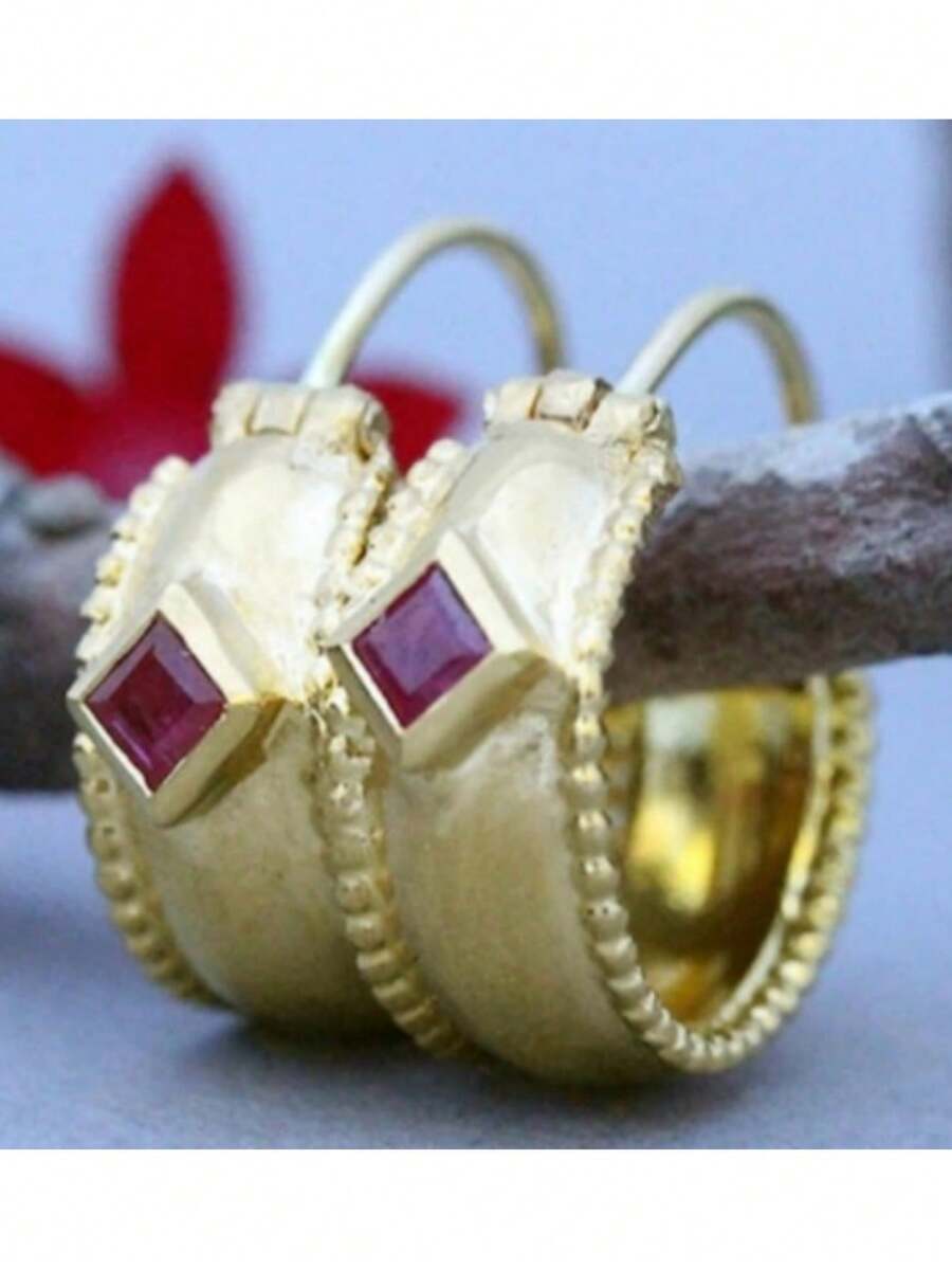 Pendientes de aro de zirconia sintética de color cobre-rojo vintage, diseño de aro único, elegante joyería de tono dorado - Multicolor - Ver 1