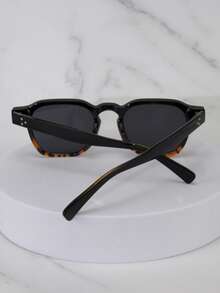 1pc Unisex Square Frame High-Quality Personalized Minimalist Fashion Glasses, Suitable For Casual, Travel, Party, Beach, And Daily Wear - Tortoise Shell Frame Black and Gray Tablet - View 5