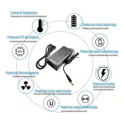 Cargador 42V 2A para Scooter Eléctrico, 6 en 1 Multifunción, Protección Inteligente y Carga Estable