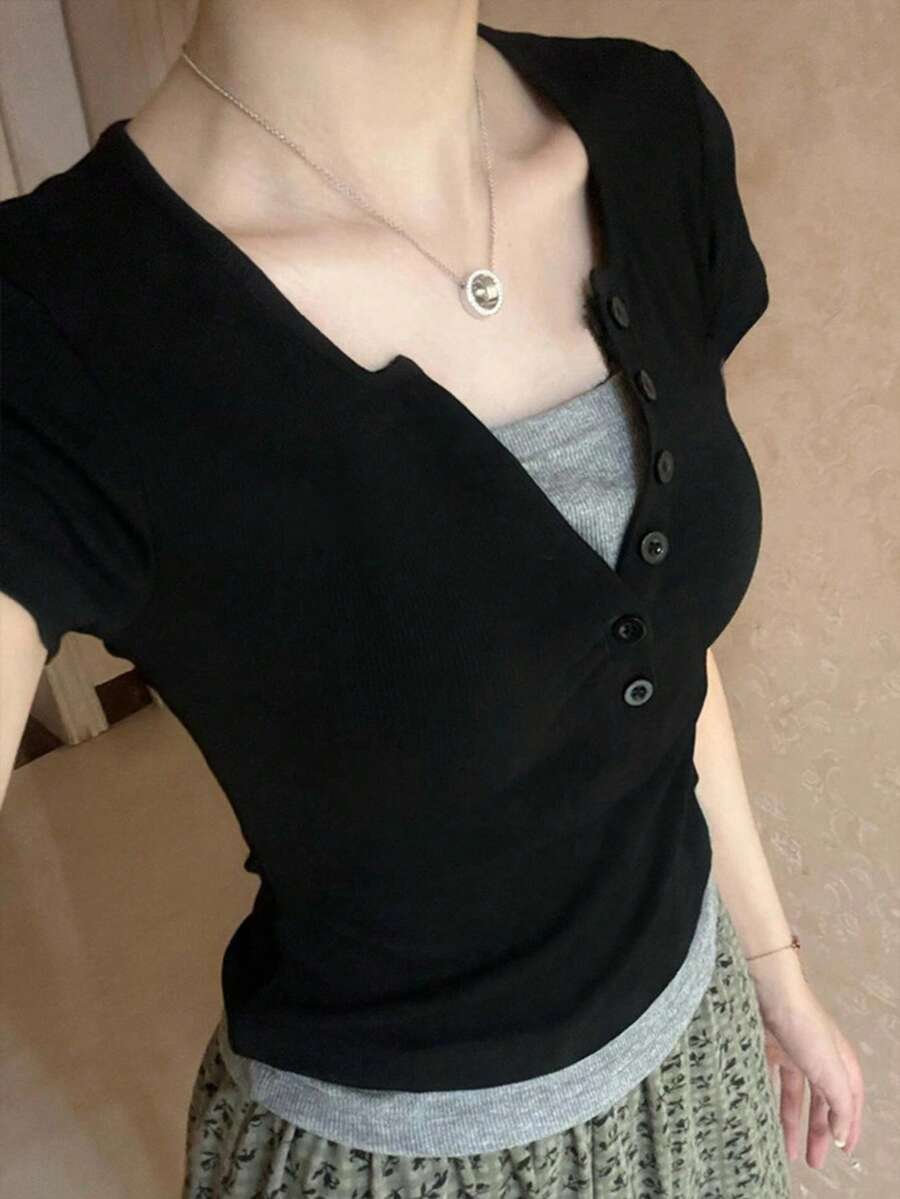 純色性感V領拼接2合1女款夏季短袖T恤,時尚修身拼接短版上衣 - 休閒黑色 - 黑色 - 查看 1