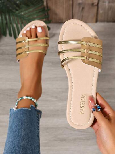 2026 New Women's Flat Sandals, Metal Buckle, Vacation, Bohemian, Khaki, Fashion, Rivet, Comfortable, Versatile, Flip Flops, Beach Shoes