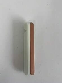 Bộ dụng cụ nhà bếp đa năng 1 món, bao gồm máy thái rau củ, dụng cụ mài dao và thớt có tay cầm. Đặc điểm nổi bật: tay cầm chống trượt, kết cấu kim loại bền chắc và thiết kế tiện dụng giúp dễ dàng sử dụng. Ngoài ra còn bao gồm dụng cụ làm mềm thịt bằng silicon, dụng cụ bảo vệ tay và dụng cụ cắt xương. Thích hợp làm quà tặng ngày lễ cho vợ và mẹ, kiểu dáng và màu sắc ngẫu nhiên. - Nhiều màu - Xem 13