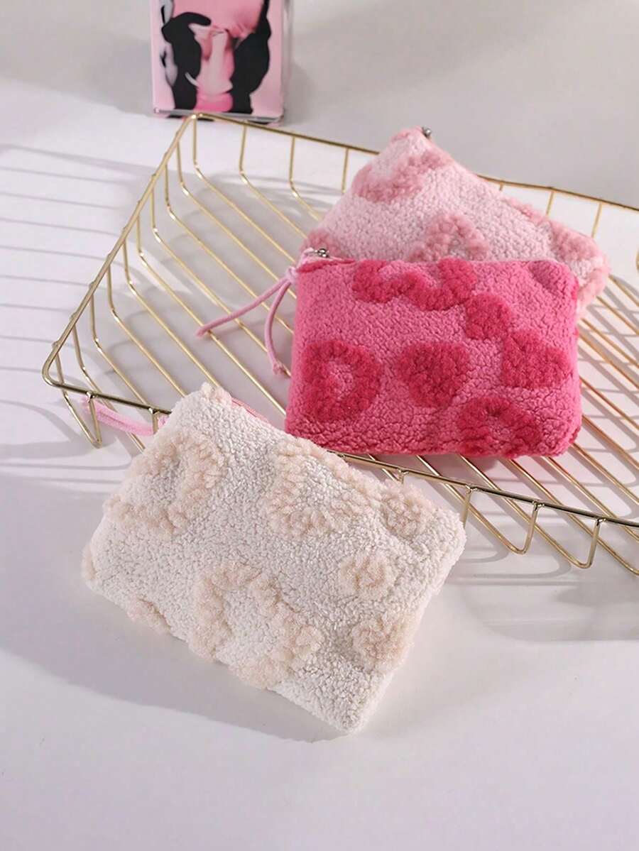 女士毛绒心形收纳袋，美观女士包，旅行收纳袋，零钱包，杂物收纳袋，可爱化妆包，旅行必备，春夏度假包，居家，假日收纳袋，可装口红、化妆刷、护肤品、手机、硬币、小物件。