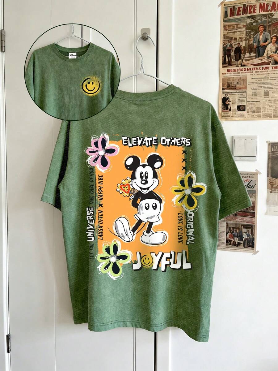 Disney 这款男女皆宜的漫威联名水洗T恤,印有米奇手捧花束的图案和花朵印花。采用优质面料制成,尺码适中,实用、舒适、透气且易于搭配。可单穿或叠穿,适合所有季节。是夏季、夏令营、度假等场合的理想之选。 - 墨綠色 - 查看 1