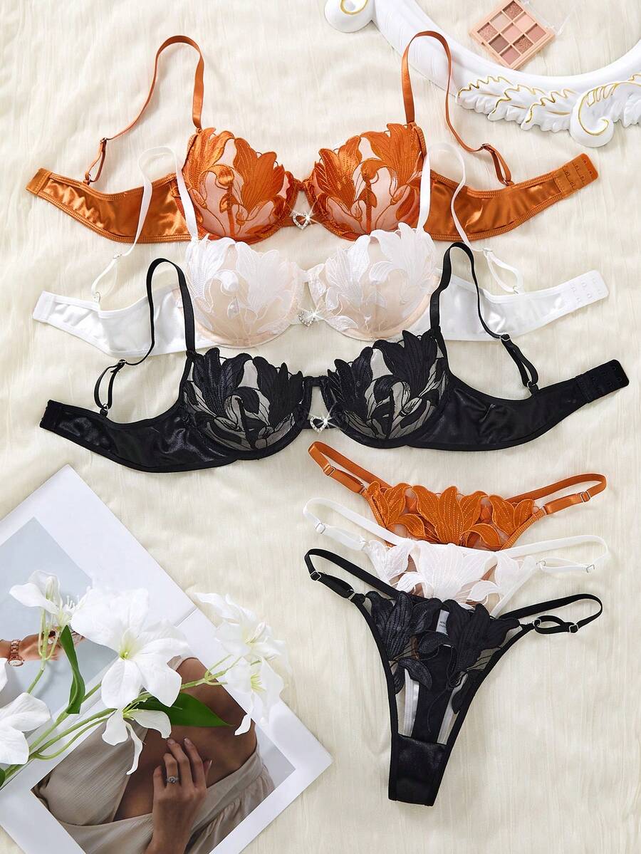 Set Bra Wanita Dua Potong yang Nyaman dan Lembut dengan Motif Bunga Lili Bordir Berbentuk Hati