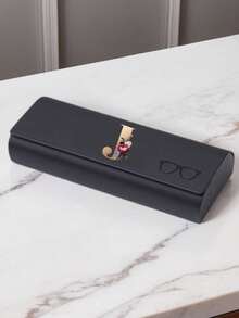 Hộp đựng kính mắt bằng da PU in chữ tối giản thời trang, gồm 26 chữ cái tiếng Anh từ A-Z và họa tiết hoa, bền chắc, phù hợp cho cả nam và nữ, hộp đựng kính gấp gọn chống biến dạng, đảm bảo kính không bị trầy xước, món quà hoàn hảo cho sinh nhật, Ngày của Mẹ, kỷ niệm, đám cưới, tựu trường và kỳ nghỉ cho gia đình và bạn bè. - Nhiều màu - Xem 25