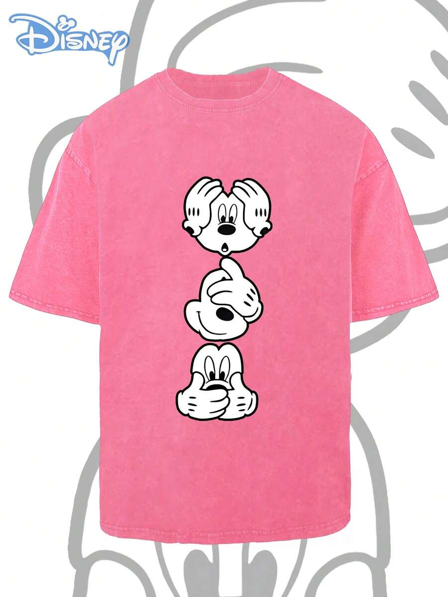Disney Ce t-shirt à manches courtes pour homme, orné d'un imprimé graphique ludique, est confectionné en pur coton lavé, idéal pour l'été. Il allie une finition effet vintage à une conception sans coutures apparentes. Le pur coton offre un confort et une respirabilité exceptionnels, incarnant un style streetwear décontracté, inspiré par les activités de plein air. Avec son col rond classique, ce vêtement de qualité est un cadeau idéal et apprécié de tous. - Rose vif - Voir 1