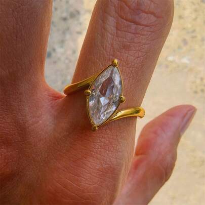 VKHK 1pc Luxurious 18K Gold Plated Stainless Steel Sparkling Zirconia Decorated Ring, Suitable For Women Wedding Wear & Gift