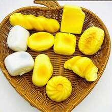 1个热门减压玩具，逼真的辫子面包造型，柔软慢回弹，桌面装饰配件 - 彩色 - 查看 6