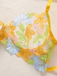 一套两件装女士黄色花卉刺绣薄纱半罩杯文胸和侧系带丁字裤内衣套装 - 黃色 - 查看 4