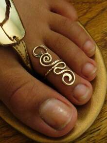 1个随机圆形弧形铜质简约可调节脚趾环，适合任何场合和节日 - 金色 - 查看 2