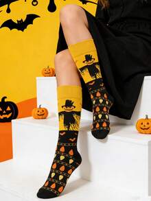 一双男女通用的男士袜子，印有南瓜和稻草人图案，休闲中筒袜，适合节日穿着，百搭街头风格，四季皆宜 - 黑色 - 查看 2