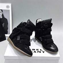 The IS (2026 Model) Classic Suede Women's High-Top Platform Boots Feature A Retro Silhouette And Sporty Design, Exuding A Carefree And Lazy French Vibe. With A Hidden 5-8cm Wedge Heel And A Hook-And-Loop Closure System, These Boots Boast Vibrant Colors And Versatile Styles, Combining Fashion Appeal With Collectible Value. Belonging To The Category Of Sneakers, It Is An Essential Piece For Women's Casual, Stylish, Party, And Collegiate Looks. - 黑色 - 查看 2