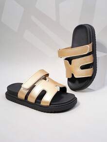 1 双女童拖鞋 - 军绿色双带魔术贴平底凉鞋，人造革材质，防滑耐磨，露趾，低帮，平跟，甜美休闲风格，非常适合夏季海滩旅行/户外度假，柔软透气。 - 金色 - 查看 2