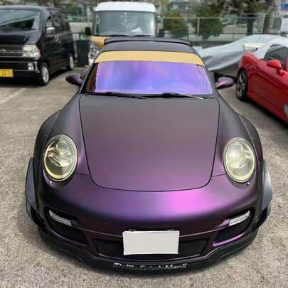 1 pezzo Pellicola adesiva in vinile metallizzato opaco di colore viola per avvolgimento auto, con effetto acquerello cangiante, senza bolle, adatta per decorazione veicoli - Pellicola in vinile metallizzato opaco viola cangiante - Adesivo senza bolle e accessori. Pellicola viola. Adesivo multifunzione utilizzabile per mobili, piani di lavoro, carta da parati, ecc.