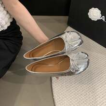 Most Comfortable Retro Ballerinas With Split Toe |     Women's Flat Slipper Shoes |     Pull-On Shoe In The Design Of A Horse's Hoof - Bạc - Xem 4
