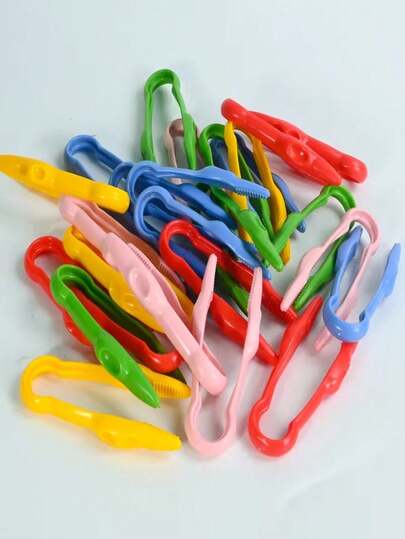 3pcs Fine Motor Skills Training Set (Random Color): Includes Hair Clips, Colorful Clips, And Plastic Clips. (The Product Uses Thickened Material, Durable And Not Easy To Break Or Deform. The Clips Open And Close Smoothly, With A Comfortable Grip, Suitable For Small Hands. The Clips Come In A Variety Of Colors, With A Mix Of Different Colors, Which Can Attract Attention And Stimulate Their Training Interest. Random Color Distribution, Each Set Includes A Small Surprise.