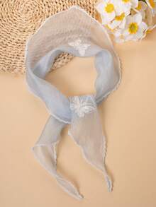 1条女士法式复古蝴蝶刺绣三角头巾发带，蕾丝边真丝围巾，适合夏季海滩和日常穿搭，可用于系包包或发带 - 淺藍色 - 查看 7