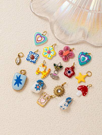 Mặt dây chuyền trang sức hoạt hình gồm 1 chiếc, với các họa tiết như sao biển hoa, hoa nhỏ màu vàng, đá quý màu xanh, nấm đỏ, hoa cúc nhỏ, mèo nhỏ màu cam, v.v. Chất liệu thép không gỉ mạ vàng 18k, thích hợp làm phụ kiện trang trí túi xách hàng ngày, mặt dây chuyền trang sức nữ quyến rũ, mặt dây chuyền vòng tay, mặt dây chuyền dây điện thoại, mặt dây chuyền trang trí móc khóa.