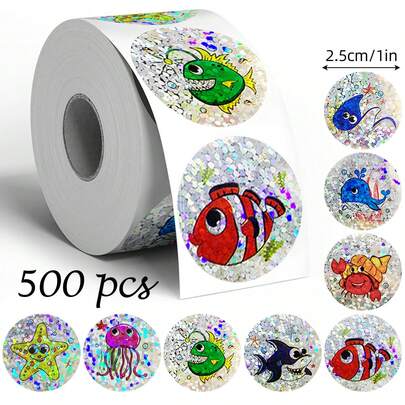 500 stuks/rol holografische stickers met zeedieren, waaronder octopus, kwal, dolfijn, inktvis, krab, walvis en zeester. Geschikt voor leerkrachten, ouders, scholen, om meer te leren over het leven in de zee, knutselwerkjes, etiketten, schooldecoratie, motiverende cadeaus en schoolspullen.