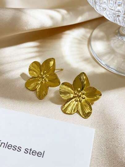 Hoa tai nữ bằng thép không gỉ mạ vàng kiểu retro, thuộc dòng hoa tai phong cách vintage sang trọng, phù hợp cho cả đi làm hàng ngày hoặc đi nghỉ mát.