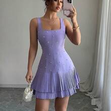 Elegant And Fashionable Women'S Dress With A Light Purple Square Neckline, Featuring Pearls And Pleats - Màu tím nhạt - Xem 2