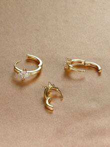 3件套简约时尚小耳扣，6/8/10mm花朵造型，镶嵌4颗立方氧化锆，叠戴标准高耳垂小金圈耳环套装，女士18K镀金铜质耳环，适合多耳洞佩戴，轻盈无负担，可佩戴于耳屏、耳廓、耳骨等耳廓部位，精致日常婚礼派对饰品。 - 3PCS 水晶鋯石耳圈套裝 - 查看 8