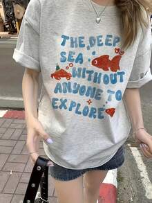 Women's Casual Loose Short Sleeve T-Shirt - Light Gray Round Neck With "Unexplored Deep Sea" Lettering And Cartoon Fish Print, Breathable Top For Spring And Summer, Beach Style Outfit, Ocean Theme Apparel, Fun Pattern Comfortable T-Shirt - Relaxed Fit Casual Vintage Style Comfort Daily Short Sleeve Unisex Cotton T-Shirt Top - 灰色 - 查看 4