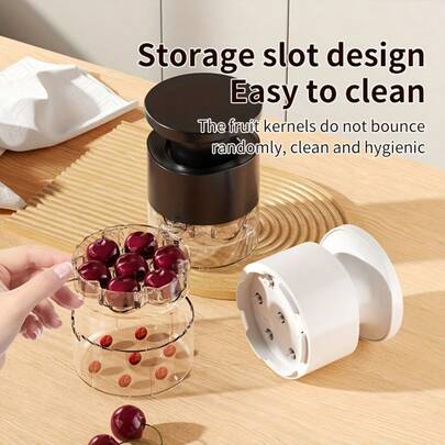 1个樱桃和枣去核器，7孔按压式设计，现代风格厨房水果工具，透明塑料材质，结构紧凑耐用，7孔设计，一次按压即可高效去除多种水果的核，适用于樱桃、枣、橄榄和小核果，易于使用和清洁，适合日常食物准备，是家庭厨房、烘焙和罐装的理想之选，节省空间的设计方便收纳于抽屉中，是快速轻松去除水果核的必备厨房小工具。