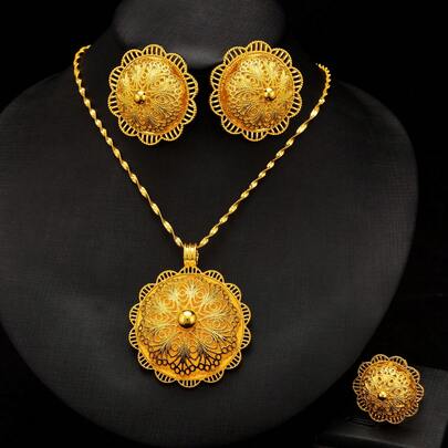 Juego de joyería clásica de 3 piezas en color dorado para mujer, con colgante de diseño hueco, aretes y anillo, joyería de lujo para novia, boda y fiesta