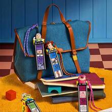 Miniso 迪士尼史迪奇夏日派对盲盒&玩具总动员30周年复古盲盒&三丽鸥芭蕾舞系列人偶盲盒，夏日/芭蕾/复古三大主题，随机盲盒款式，粉丝收藏/桌面摆件/节日礼物摆件（1个随机发货） - 彩色 - 查看 6