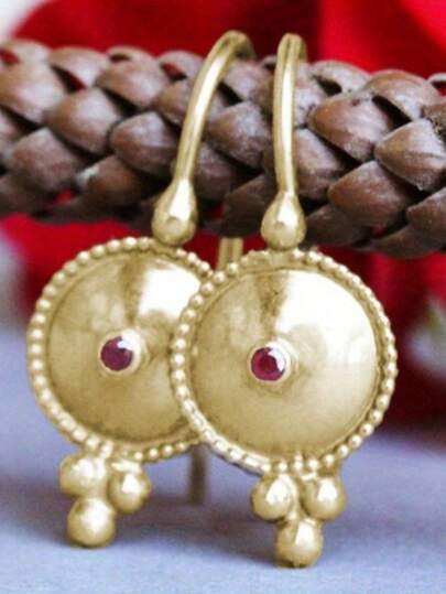 Vintage Gold-Tone Pendant Earrings With Red Gemstones, Boho Style Delicate Jewelry, Suitable For Women (Gold)