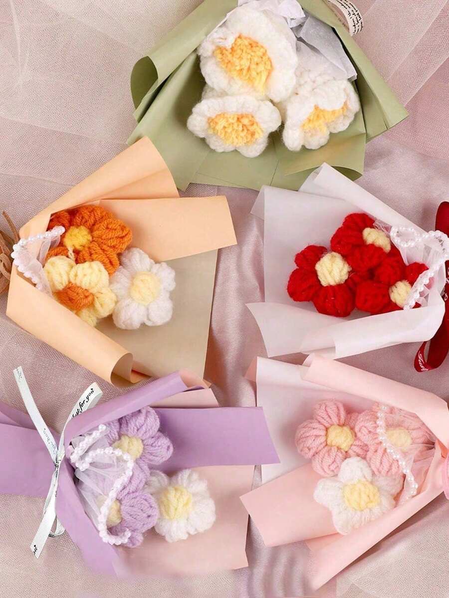 手工钩编彩色毛线花，创意针织绒球花束，手工毛线花束，创意手工设计，母亲节最佳选择，适合客厅、卧室或办公室装饰，生日或周年纪念礼物