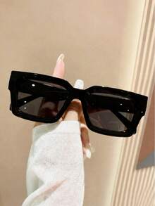 Women's Retro Square Fashionable Versatile Sunglasses, Suitable For Daily Wear - Black and Gray - View 2