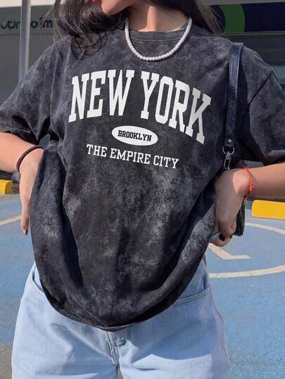 เสื้อยืดผู้หญิงวินเทจพิมพ์ลายตัวอักษร New York Brooklyn ฟอกกรด ทรงหลวม, ผ้าฟอกวินเทจเนื้อนุ่มน้ำหนักเบา ทรงลำลอง, สไตล์สตรีทแวร์ย้อนยุคคลาสสิกยุค 90s Y2K, คอกลมหลวม แขนสั้น, เหมาะสำหรับใส่ไปเที่ยวประจำวัน, เดินเล่นในเมือง, พักผ่อน, รวมตัวช่วงสุดสัปดาห์, ช้อปปิ้ง, สตรีทแวร์ และลุคลำลอง