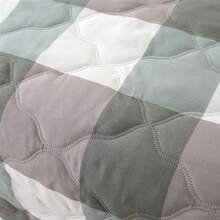 1pc Ultra Soft & Breathable Quilt - Lightweight All-Season Bedding, Modern Floral Patterned, 100% Polyester, Machine Washable, Suitable For Single/Double Bed, Hotel, Camping & Home Decor, Luxury Hotel Bedding | Modern Quilted Design | Embossed, Autumn Decor, Room Decor - Green - View 6