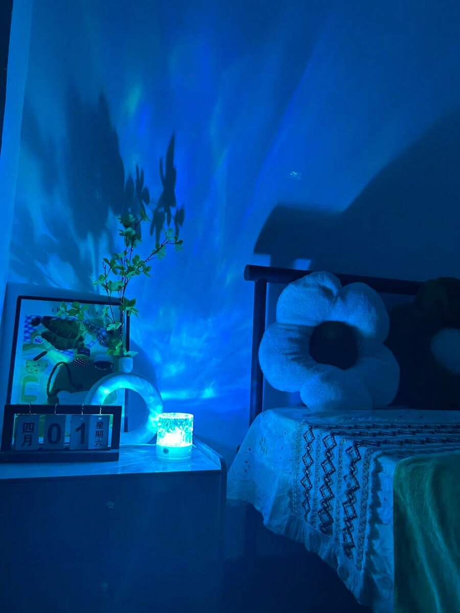 1个智能LED投影灯,带水波效果,触摸/遥控,USB供电,16种颜色变化模式,是送给青少年、男孩和女孩的理想礼物,可用于卧室、客厅、节日、派对装饰。 - 彩色 - 查看 1