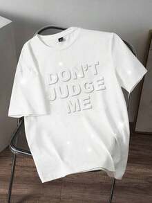 Camiseta de punto de manga corta con cuello redondo, estampado de letras en relieve, para uso casual y diario de los hombres - Blanco - Ver 1