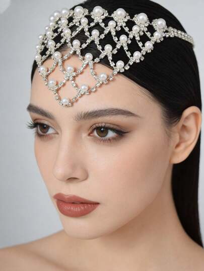 奢华珍珠水晶网状头链 – 优雅新娘额饰，适合婚礼、舞会和晚宴；复古盖茨比风格水钻珍珠头饰 – 波西米亚风发链，适合节日、伴娘和特殊场合；闪亮银色珍珠网状额饰 – 魅力发饰，适合女士舞会和婚礼拍摄