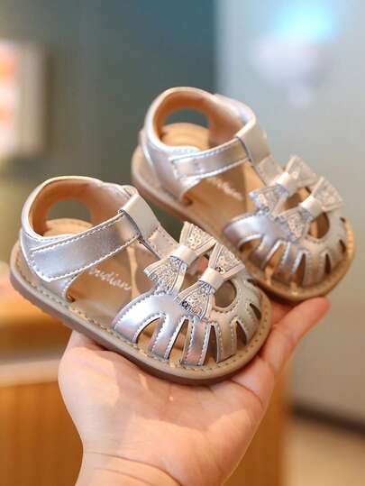 1 par de sandalias de moda lindas para niñas, nuevas sandalias de verano para exteriores y escuela con decoración de moño, minimalistas y casuales, sandalias cómodas y antideslizantes para bebé