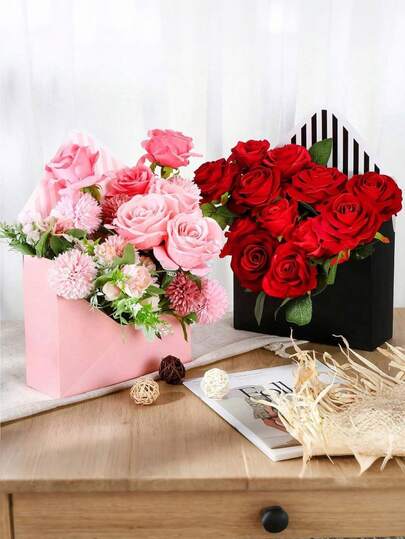 2 hộp hoa gấp kiểu phong bì, thiết kế chấm bi sọc, hộp đựng bó hoa cho cửa hàng hoa, chất liệu bìa cứng bền chắc, hộp hoa tươi dùng trang trí sinh nhật, đám cưới, tiệc tùng, cắm hoa.