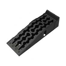 Paire de rampes de réparation automobile noires en plastique PP, antidérapantes, capacité de charge de 5 tonnes (16 000 lb), hauteur de levage de 17,5 cm, largeur de travail de 24 cm, dimensions de 90 x 28 x 22 cm par rampe, stables et durables, idéales pour les vidanges d'huile, l'entretien et les réparations de voitures, SUV et véhicules utilitaires légers. - A - Voir 2