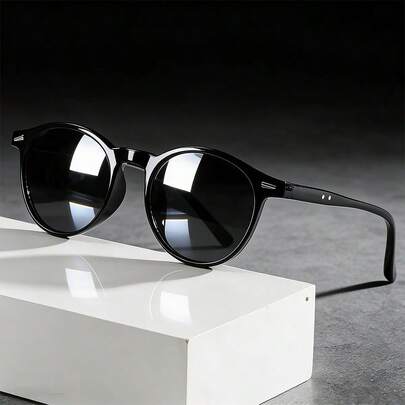 1副复古圆形时尚眼镜，适合街头摄影、派对、音乐节等场合。