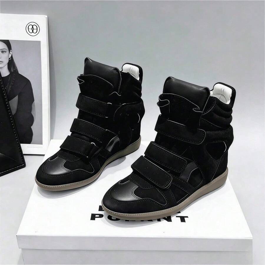 The IS (2026 Model) Classic Suede Women's High-Top Platform Boots Feature A Retro Silhouette And Sporty Design, Exuding A Carefree And Lazy French Vibe. With A Hidden 5-8cm Wedge Heel And A Hook-And-Loop Closure System, These Boots Boast Vibrant Colors And Versatile Styles, Combining Fashion Appeal With Collectible Value. Belonging To The Category Of Sneakers, It Is An Essential Piece For Women's Casual, Stylish, Party, And Collegiate Looks. - 黑色 - 查看 1
