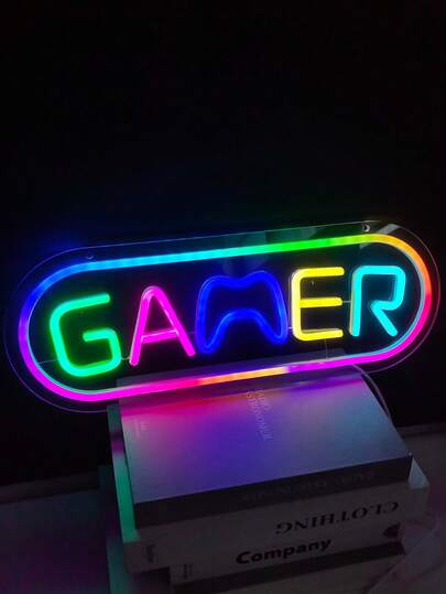 1个游戏主题LED霓虹灯墙饰，全新可调光LED灯带开关，USB供电，完美适用于电子竞技、游戏室、男士专属空间、卧室等房间装饰，是理想的生日和节日礼物。